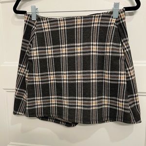 Neutral plaid mini skirt